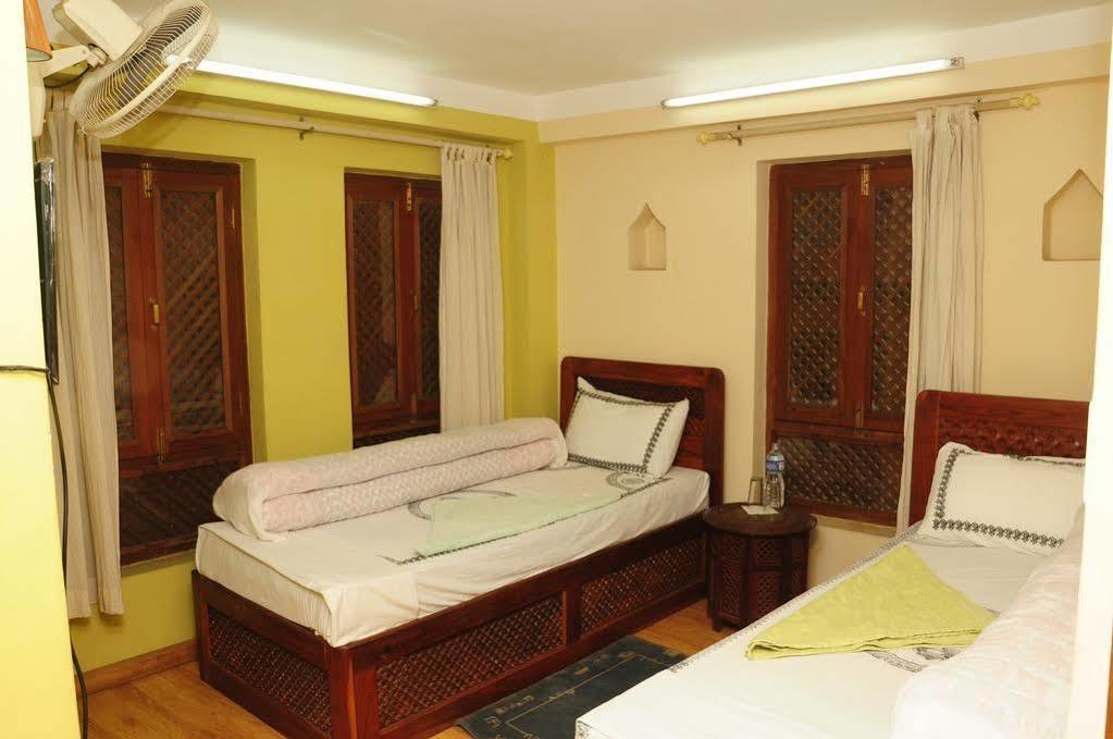 Sunny Guest House And Cafe Bhaktapur Exterior foto